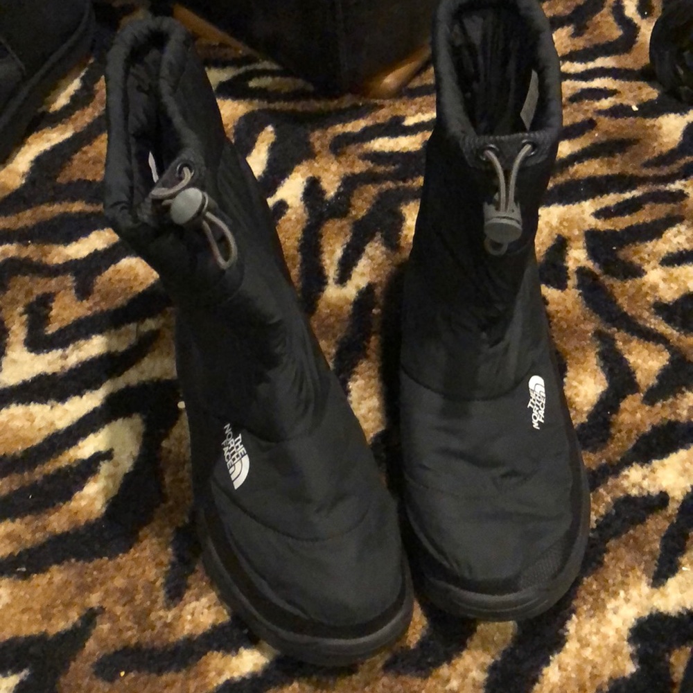 Boys North Face snow boots